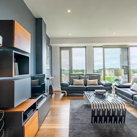 Minster View Penthouse At Ryedale House * يورك