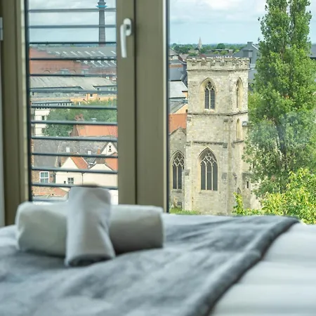Minster View Penthouse At Ryedale House يورك