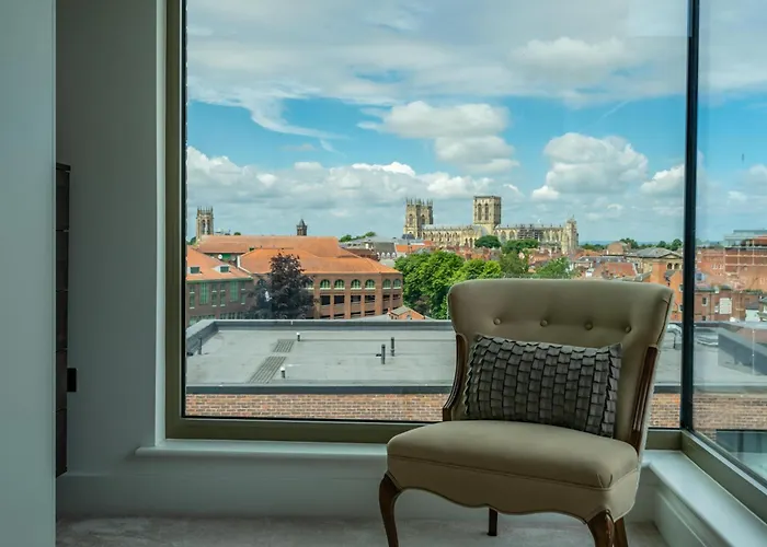 Lejlighed Minster View Penthouse At Ryedale House York