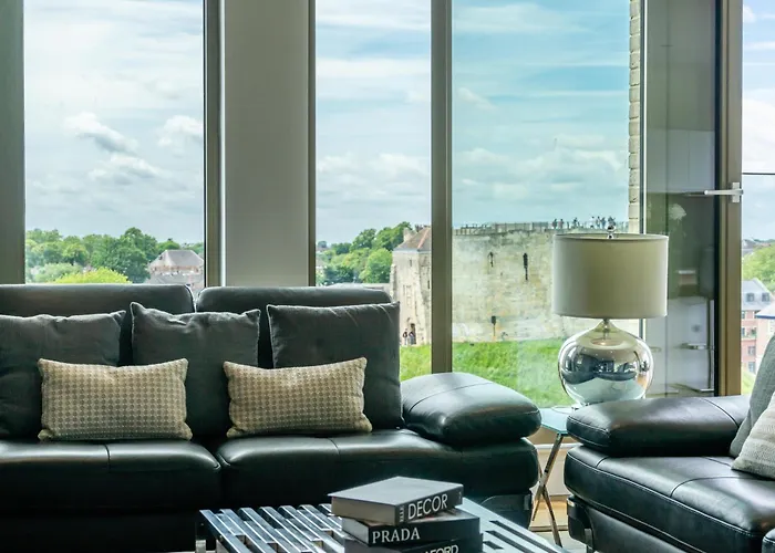 Minster View Penthouse At Ryedale House 公寓